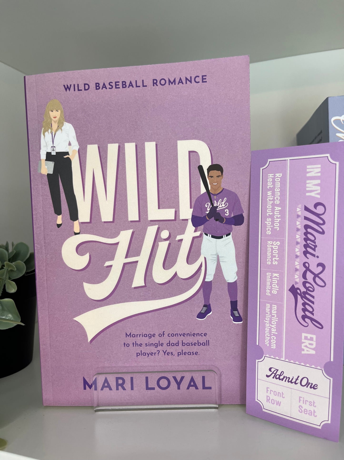 Wild Hit: Wild Baseball Romance (Signed)
