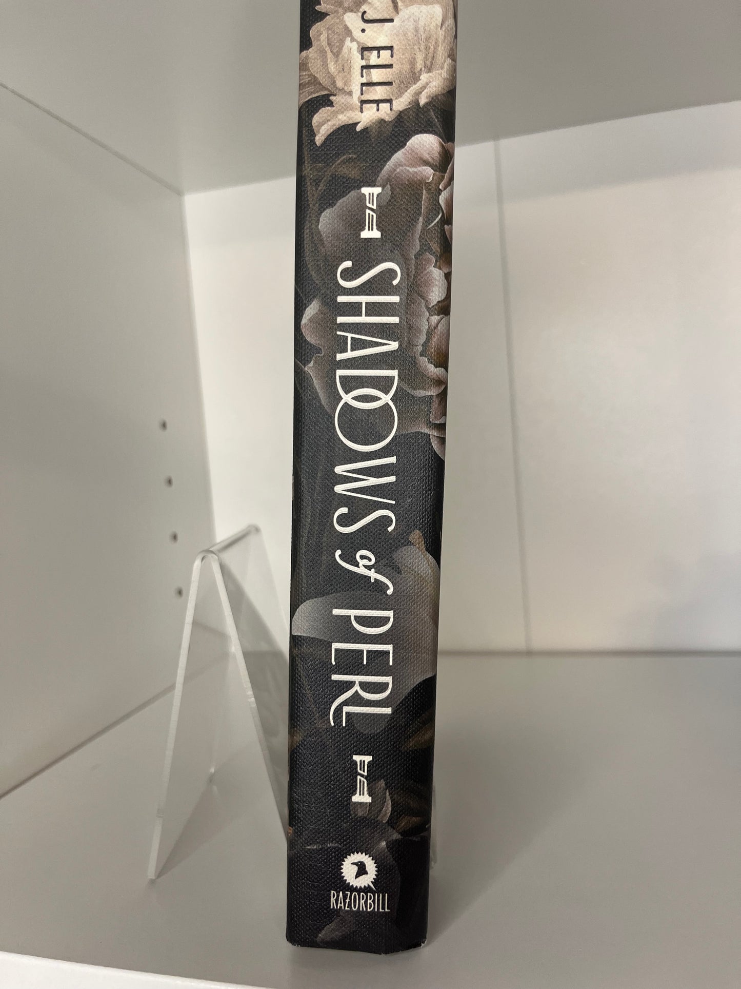 Shadows of Perl (House of Marionne, Bk. 2) - Minor Cosmetic Mark